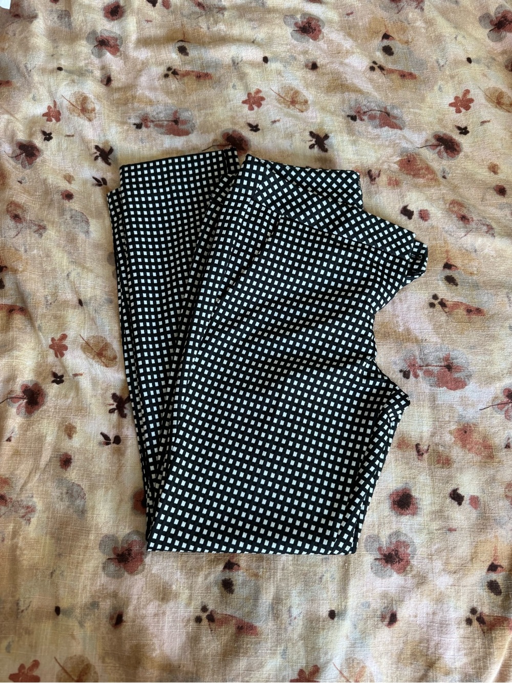 Express Black Women’s Dress Pants with White Geometric Waistband